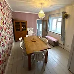 Luxe Cottage-style Retreat With Garden - Sleeps 12 Дом отдыха *