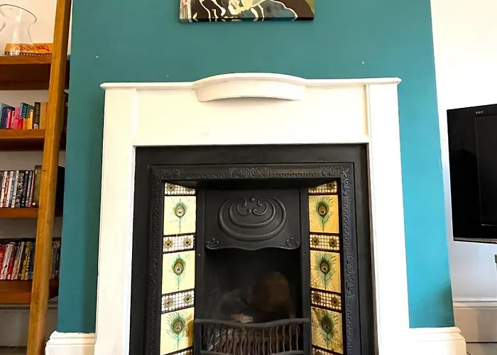 Charming Retreat With Garden - Sleeps 12 * Bristol