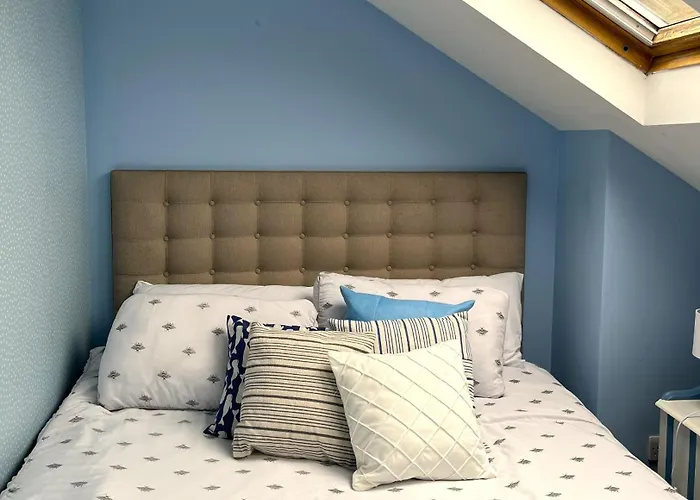 Charming Retreat With Garden - Sleeps 12 * Bristol