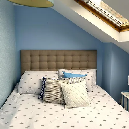 Charming Retreat With Garden - Sleeps 12 * Μπρίστολ